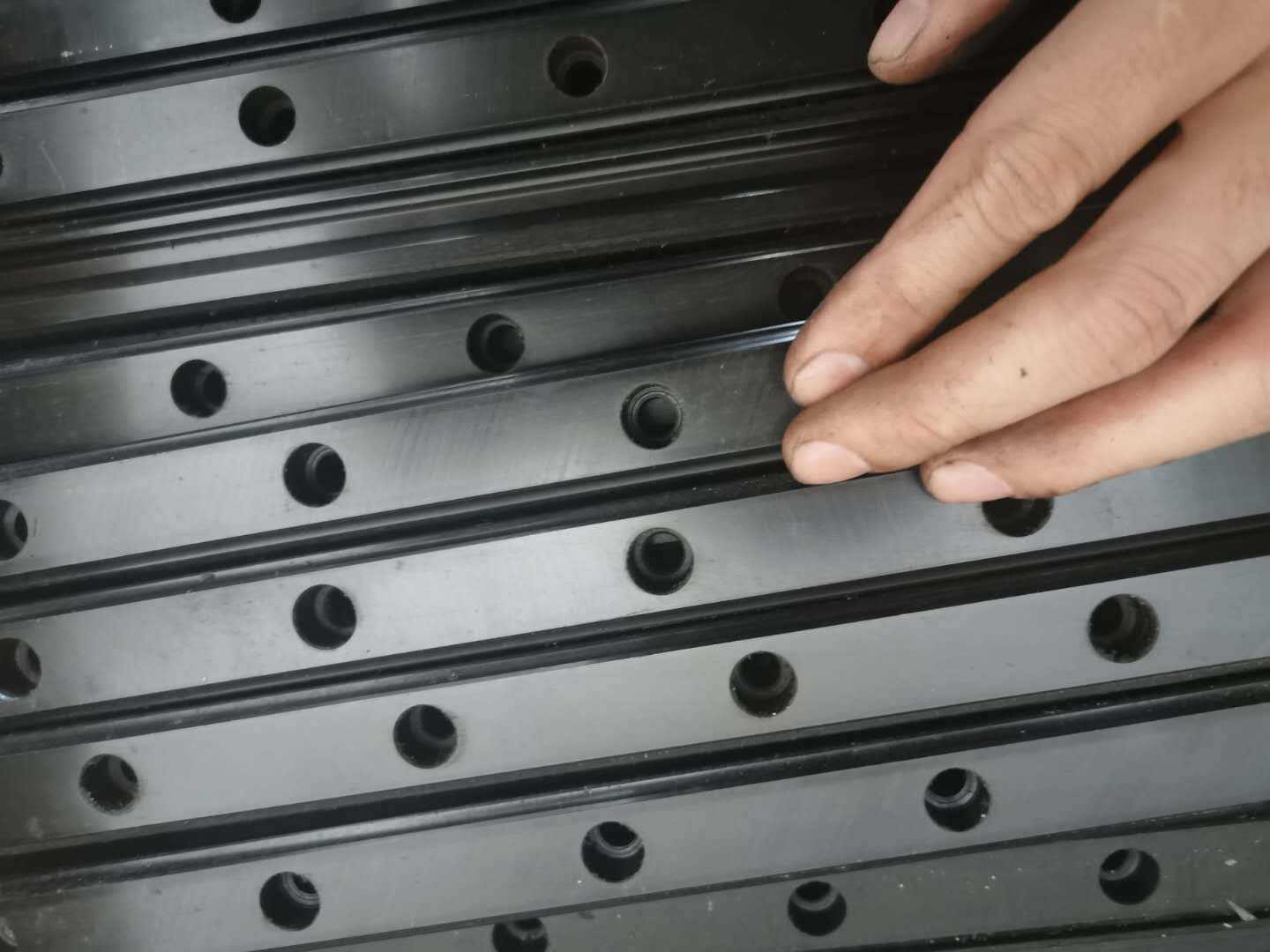 發(fā)黑鍍鍍鎳國(guó)產(chǎn)防生銹直線(xiàn)導(dǎo)軌滑塊線(xiàn)軌滑軌道 